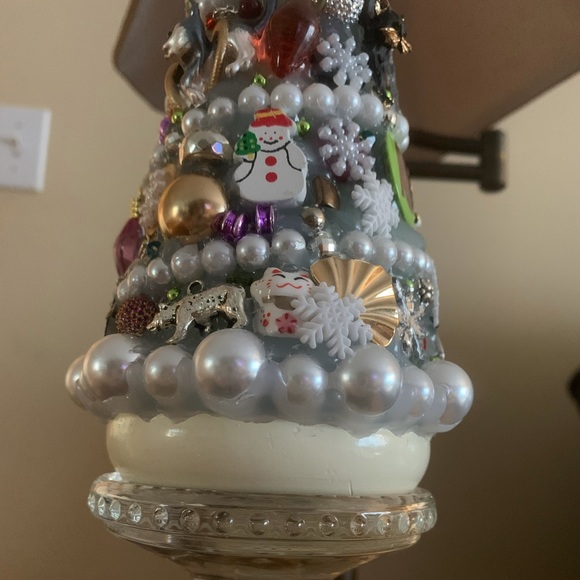 *** SOLD *** “Christmas Kittens In The Snow” Junkdrawer Tree Handmade Decoration - Picture 7 of 13
